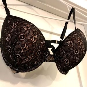 Victoria’s Secret very sexy push-up bra